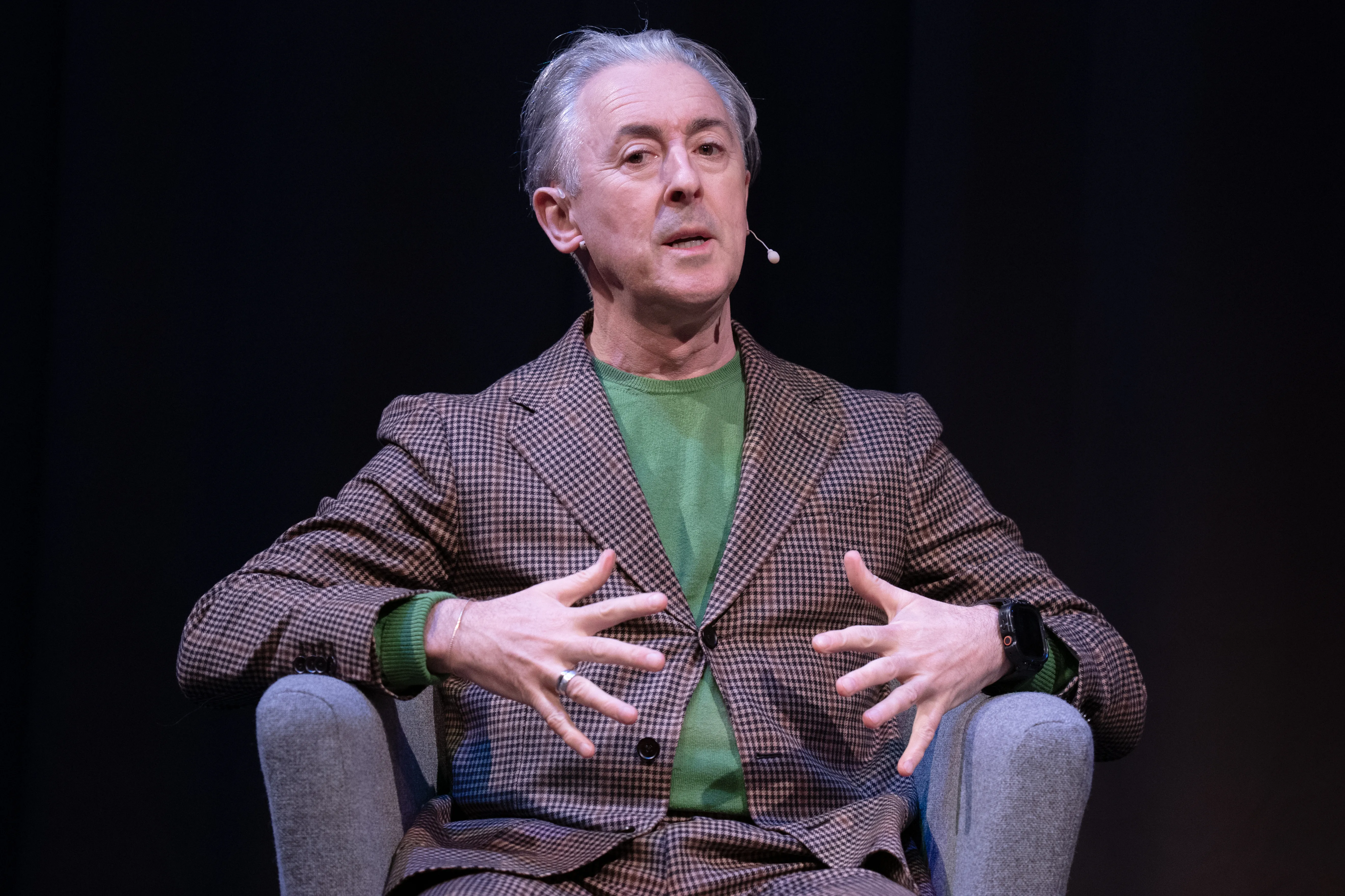 Alan Cumming Says He Has Felt the Rise in Anti-LGBTQ+ Prejudice “Quite Palpably”