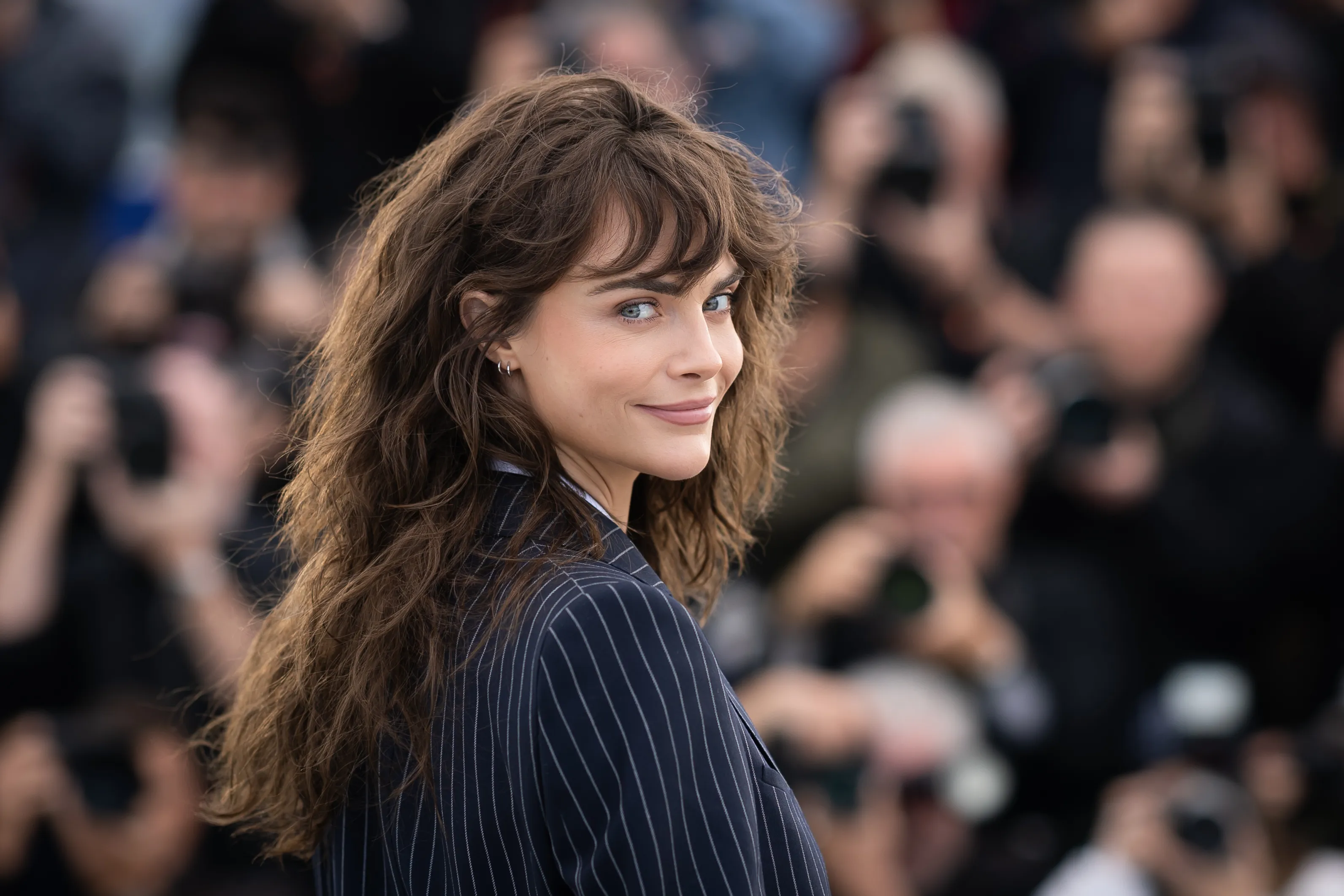 Cara Delevingne Says Sleeping With Her 'Straight' Friends Helped Her Realize She's A Lesbian